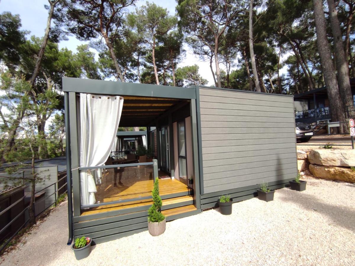 Mobile Leggiero 156 - Porton Nature Hideouts Campsite